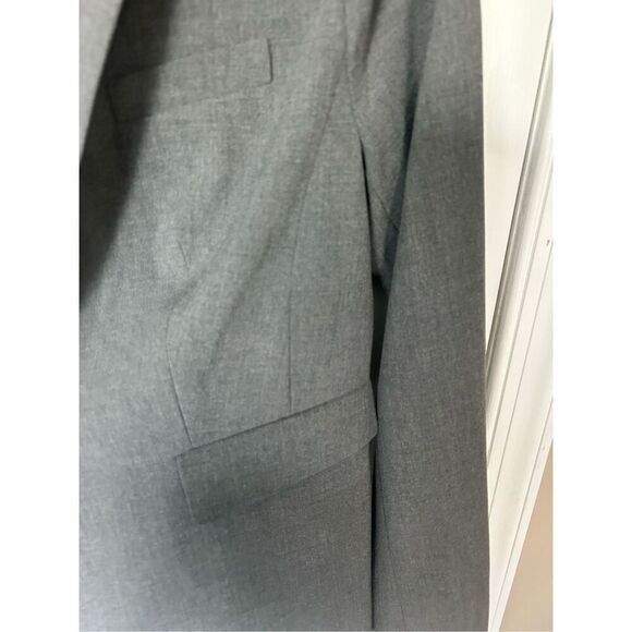The Limited NWT gray blazer work attire office wear work blazer stylish  size 6P - Picture 2 of 7